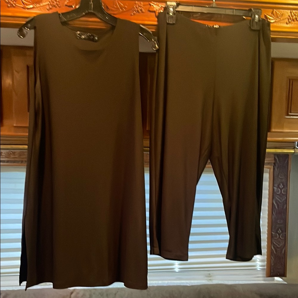 Sympli Chocolate 2 piece tunic tank / capri